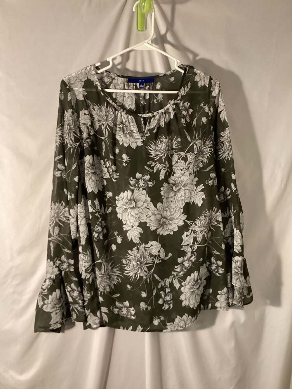 Apt. 9 Women's Olive Green Floral Print Long Sleeve Keyhole Blouse